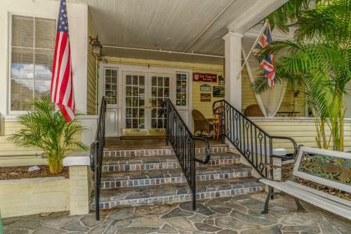 Hotel The Historic Peninsula Inn