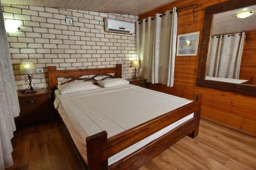 Lodge Air And Atmosphere