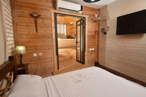 Lodge Air And Atmosphere