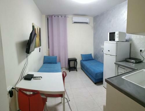 Beachfront Studio Apartment Bat Yam 412