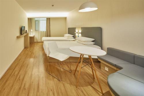 Hanting Hotel Kunshan Penglang Middle Xinxing Road