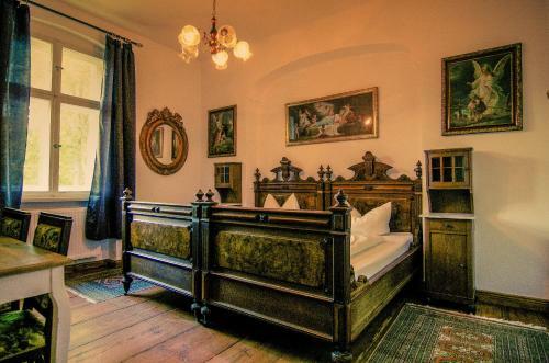 Hotel Schloss Grochwitz (garni)