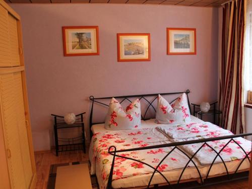 Quaint Bungalow In Alt Bukow Near Beach