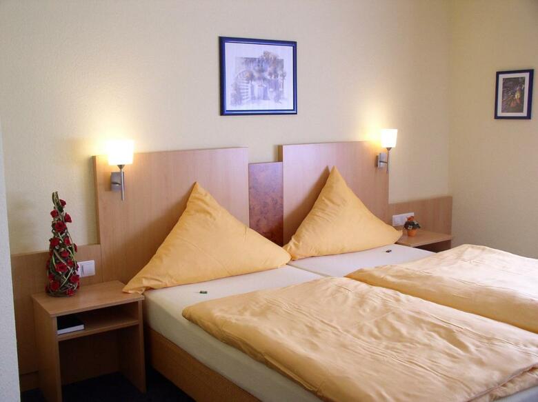 Hostal Birnbaumhof - Hotel Pension Und Ferienwohnungen