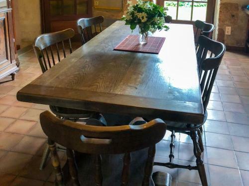 Comfortable Holiday Home In Cerilly With Private Pool