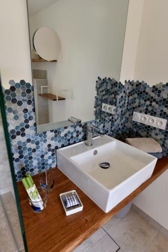 Hostal Petite Emeraude