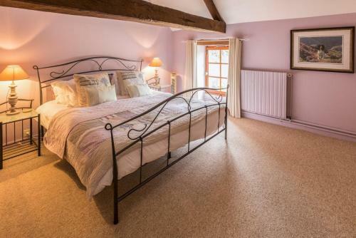 Nalliers Villa Sleeps 8 Pool Wifi