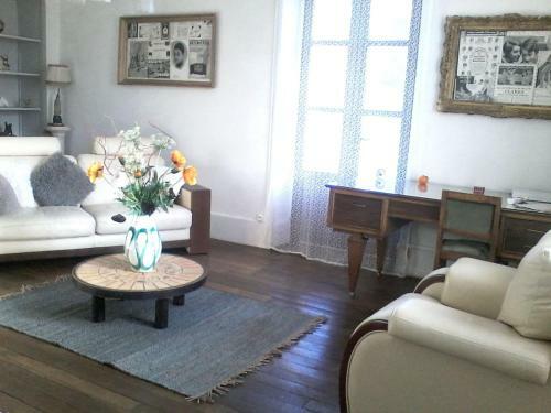 Hostal Maison Brocant'elle