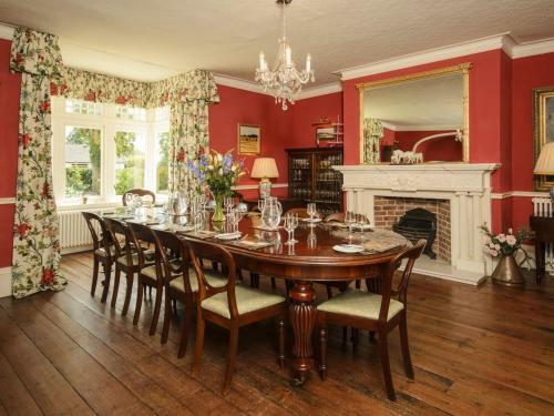 Abbots Manor, Honiton