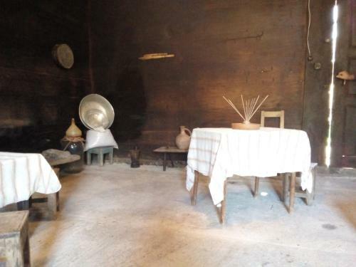 Albergue Kinchkha Wood House