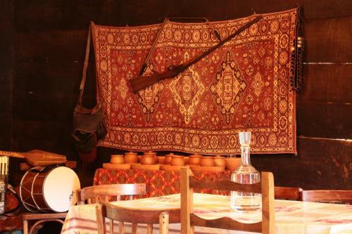 Albergue Kinchkha Wood House