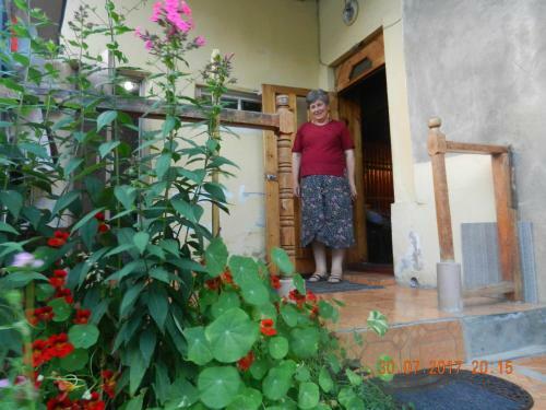 Hostal Marina Chartolani's Guest House