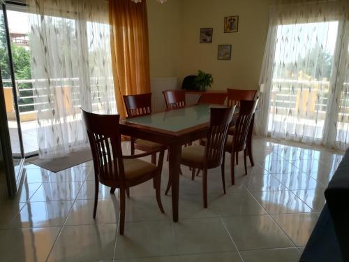 Finikas House