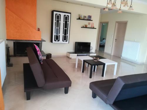 Finikas House