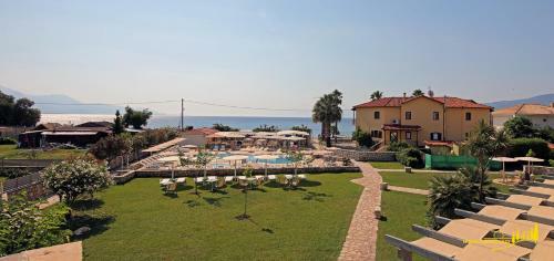Aparthotel Oasis By The Sea