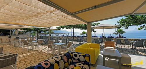 Aparthotel Oasis By The Sea