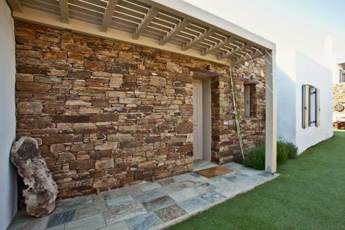 White Tinos Luxury Suites
