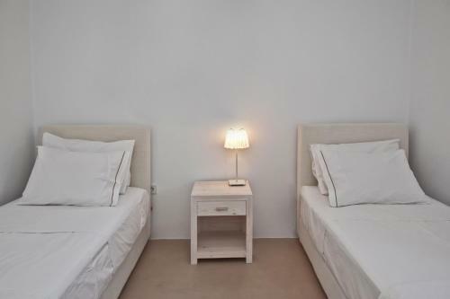 White Tinos Luxury Suites
