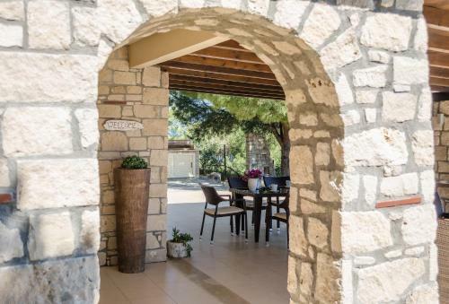 Nissi View Villa