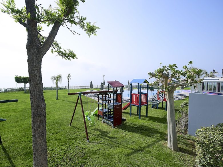 Dimitra Beach Hotel & Suites