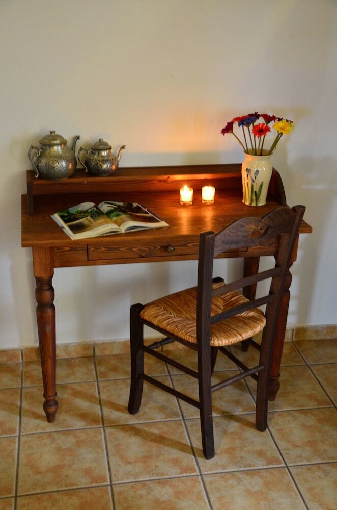 Esperos Suites & Villas