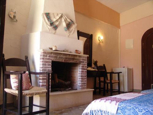 Arolithos Traditional Village Hotel