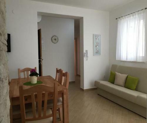Apartments Caska IV