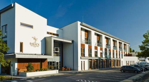 Barack Thermal Hotel And Spa