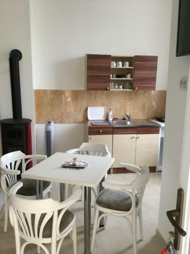Li-di Apartman