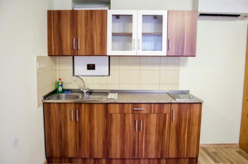 Csongr�di Vend�gv�r� Apartmanok