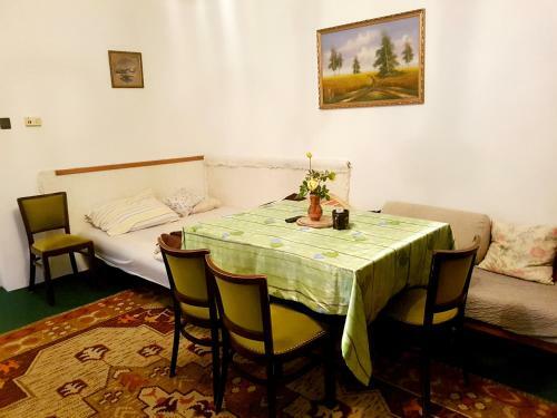Hostal K�ti Vend�gh�z