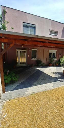 O�zis Apartman