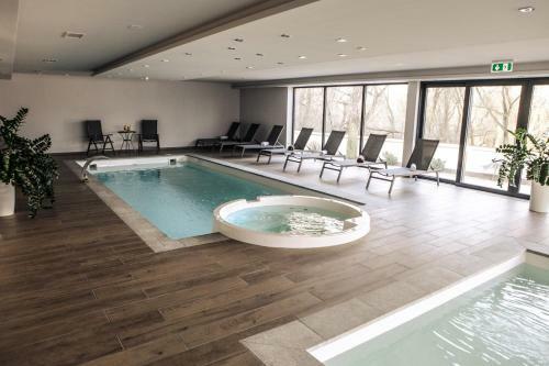 Hunor Hotel �s �tterem