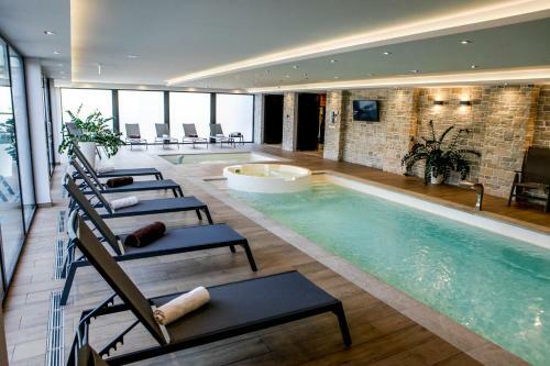 Hunor Hotel �s �tterem
