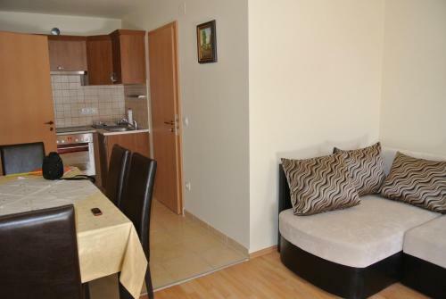�va Apartman Cserkesz?l?