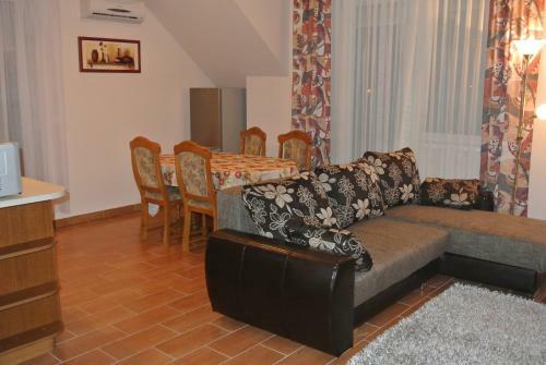 �va Apartman Cserkesz?l?