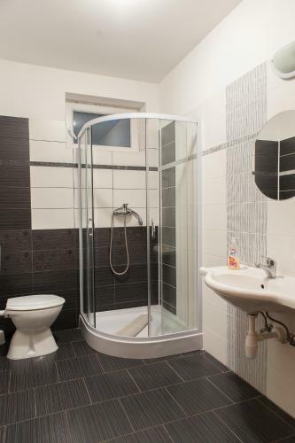 Hostal Farkasverem Vend�gh�z