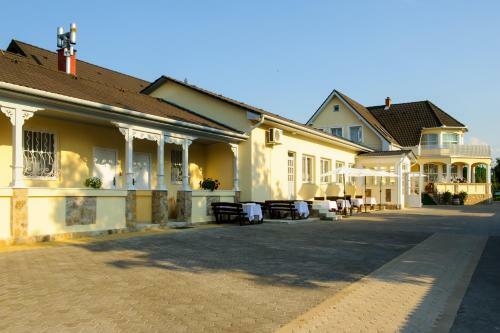 Hotel Kemence Cs�rda �s Sz�lloda