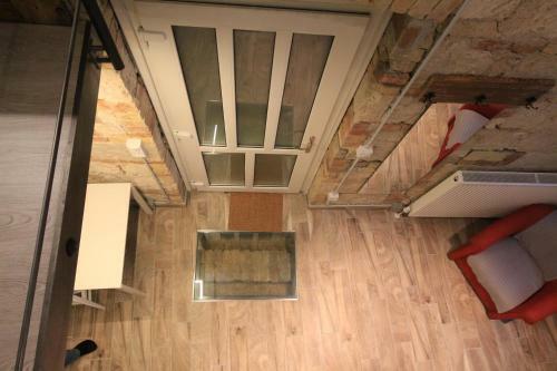 Hollo Apartment
