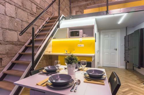 Hollo Apartment