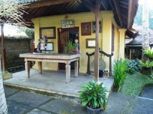 Cempaka Belimbing Villa