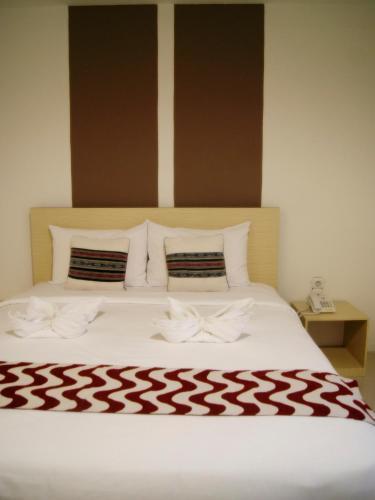 Leos Hotel