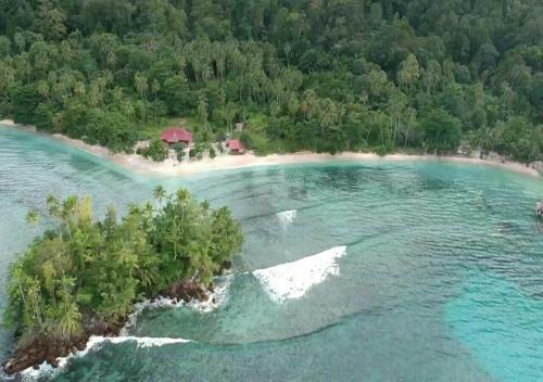 Posada Nusa Nalan Beach Resort