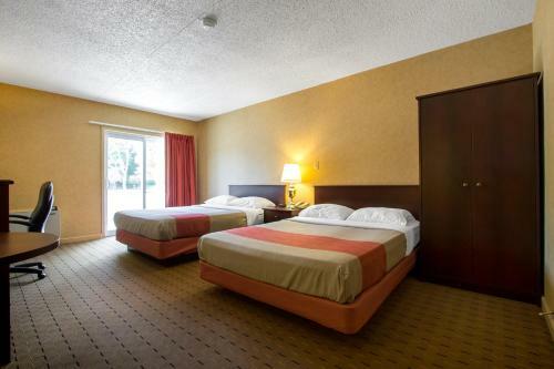 Hotel Motel 6 Trenton On