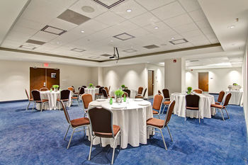 Holiday Inn Express Hotel & Suites Toronto - Markham