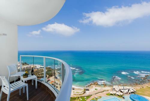 Hotel Ramada Resort Hadera Beach