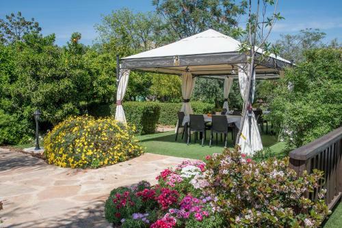 Hotel Song Of Galilee