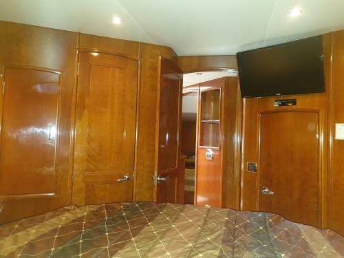Xclusive Air Conditioned 22m Luxury Yacht