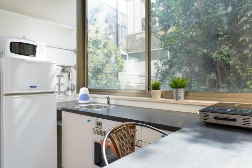 Unique Frug Apartment By Tlv2rent