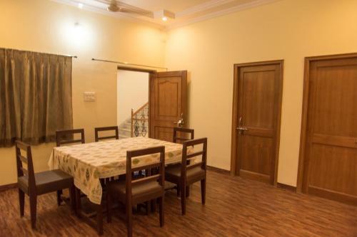 Apartamento Classic 3bhk Home Goverdhan, Sagar